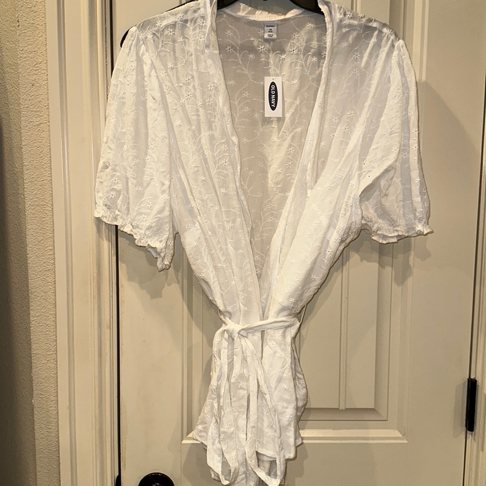 NWT white eyelet wrap blouse with belt size 3x Old Navy